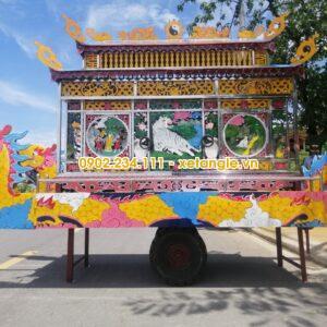 Xe tang lễ hai bánh mặt trái