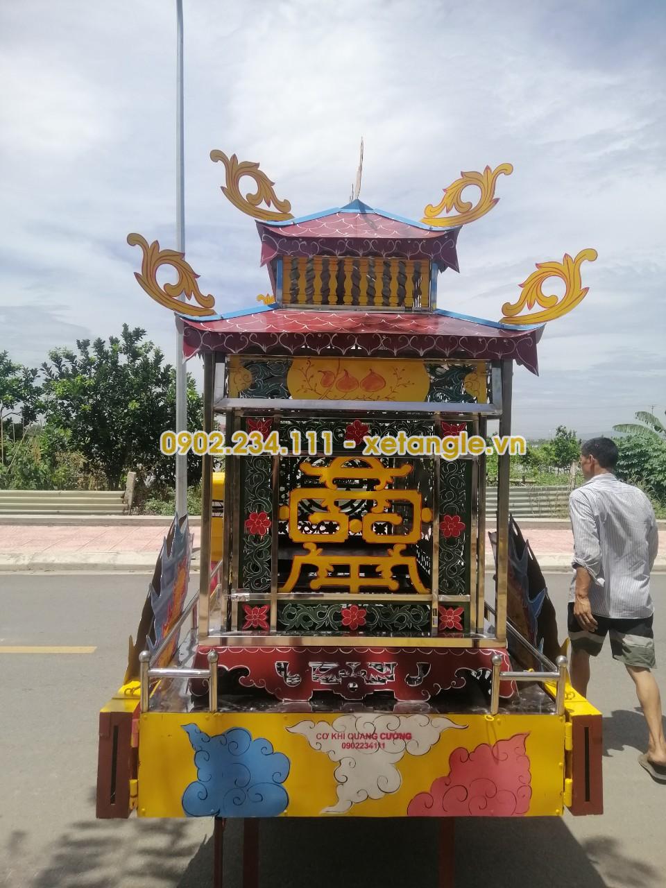 Xe tang lễ hai bánh mặt sau